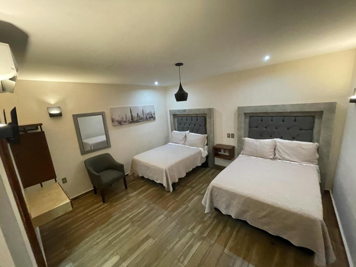 Gold Palace Hotel 산 후안 데 로스 라고스 외부 사진