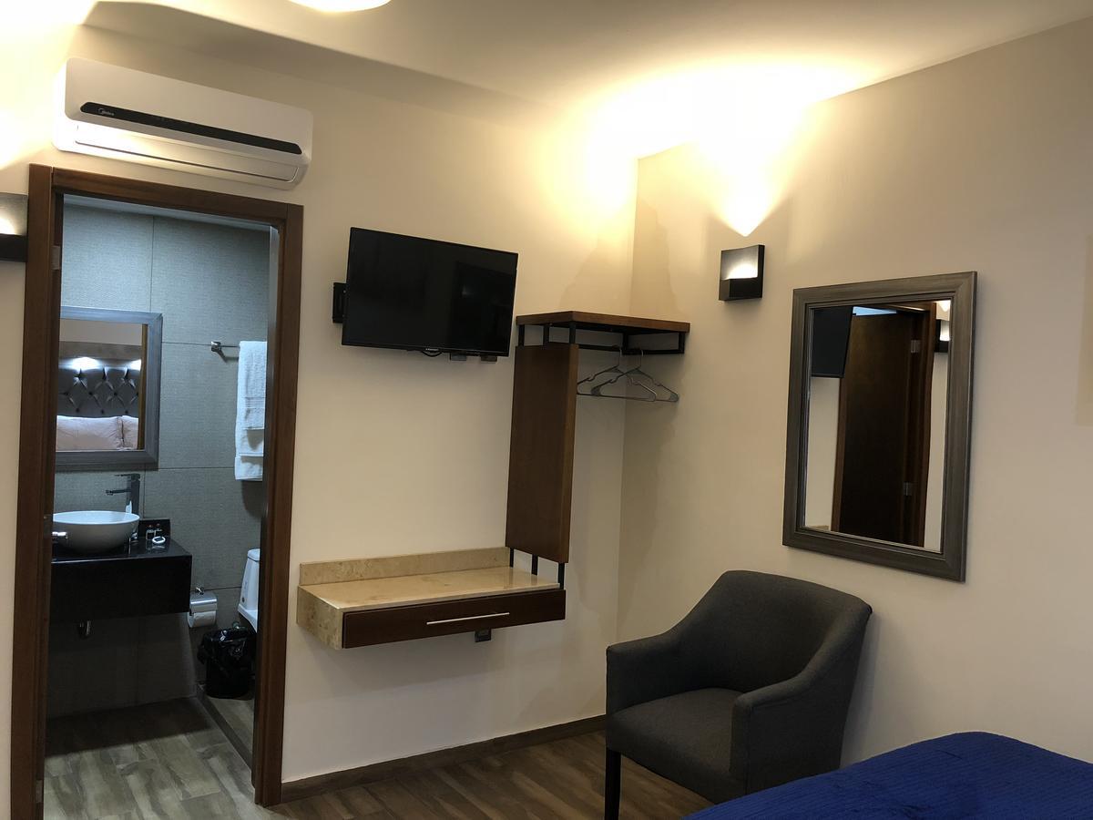 Gold Palace Hotel 산 후안 데 로스 라고스 외부 사진